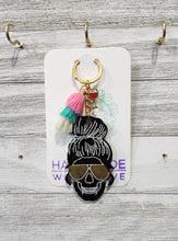 Load image into Gallery viewer, Glam Skull Keychain
